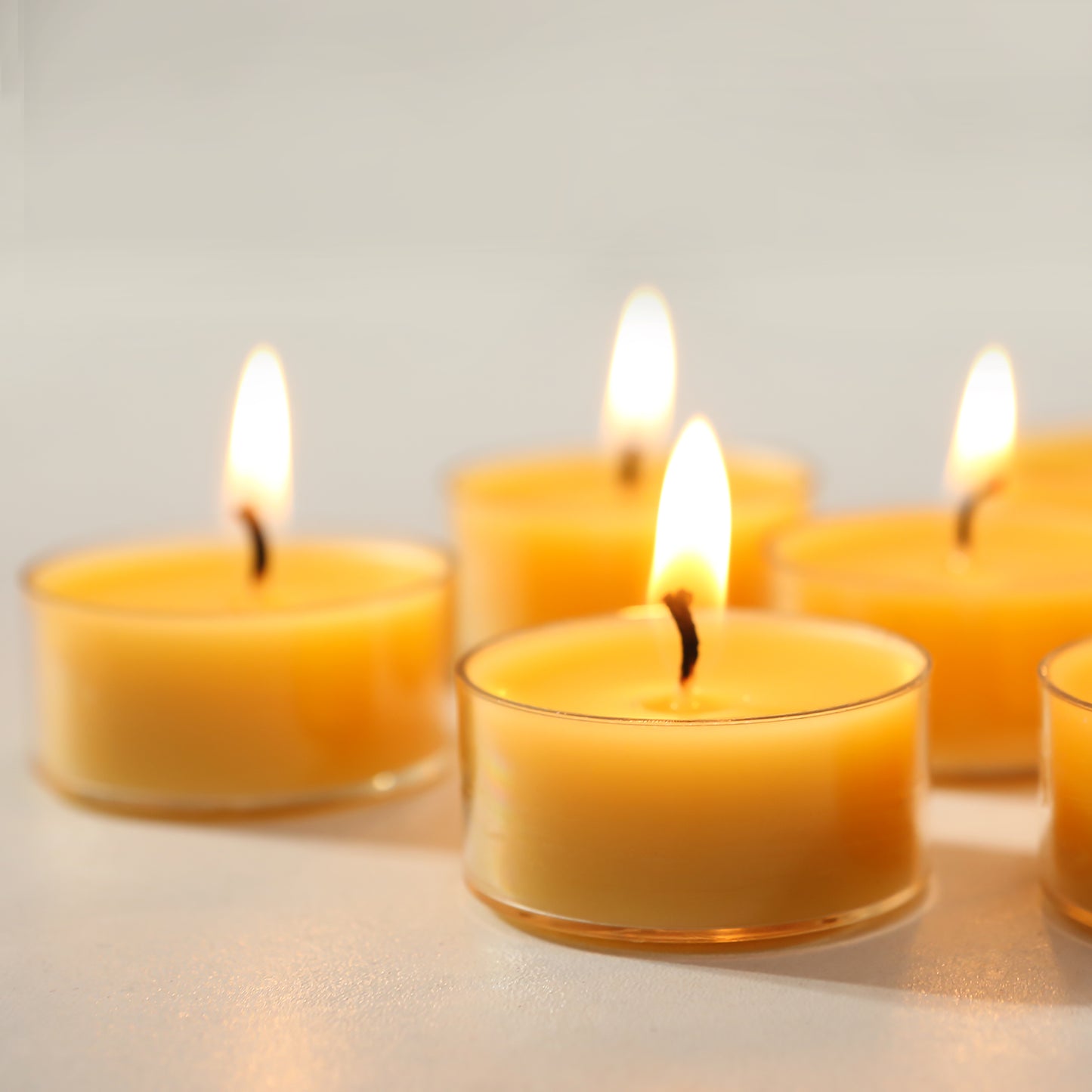 DILILILI 36 Packs Beeswax Tealight Candles, 100% Pure Beeswax Candles | 3.5-4 Hour Extended Burn Time | Natural Beeswax Tea Lights in Clear Cup, Perfect for Home Deco,Air Purification,Fragrance
